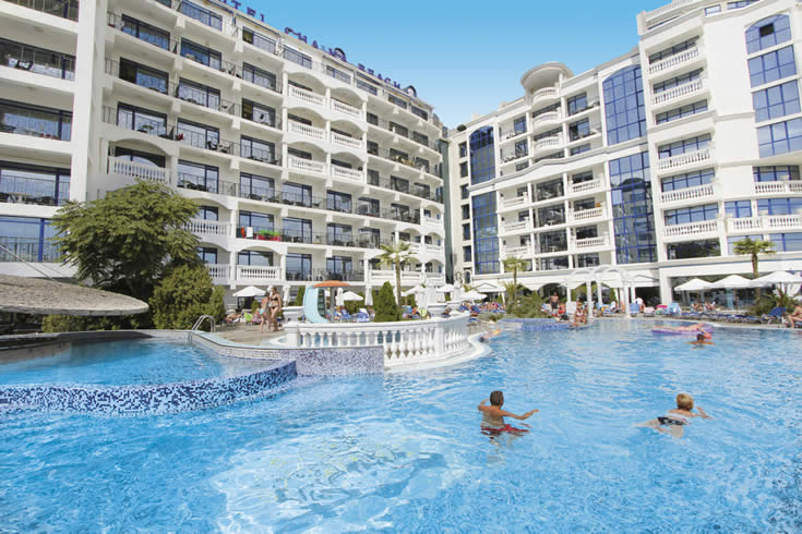 Chaika Beach Resort Wellness & Spa